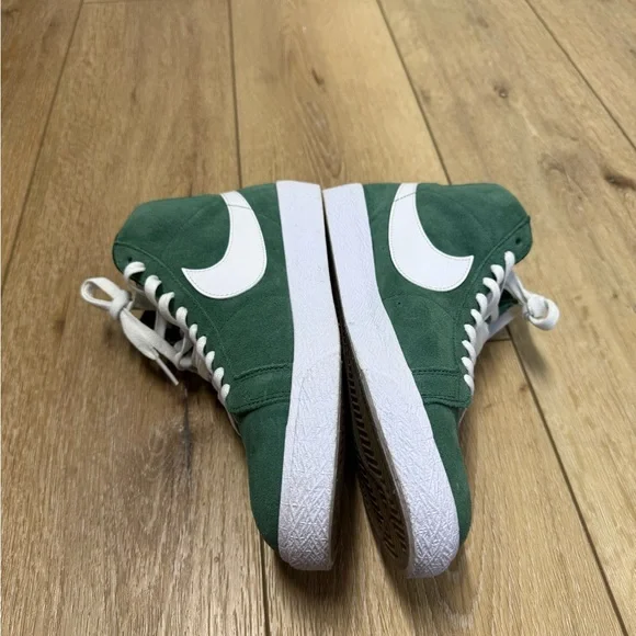 Nike Zoom Blazer SB Mid Fir Green High-Top Sneakers Men’s Size 8 EUC